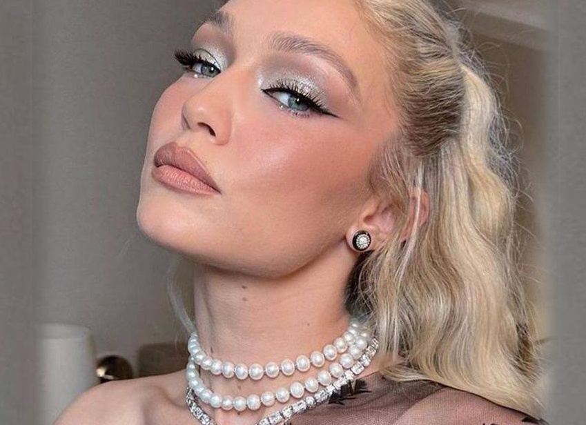 Для вдохновения какой сверкающий макияж сделать на Новый год